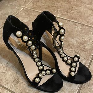 Shoedazzle black heel size 9